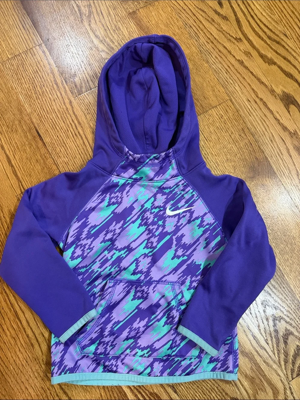 Girl’s Nike Dri-Fit Hoodie/Sweatshirt. Size 3T. Good Used Condition.